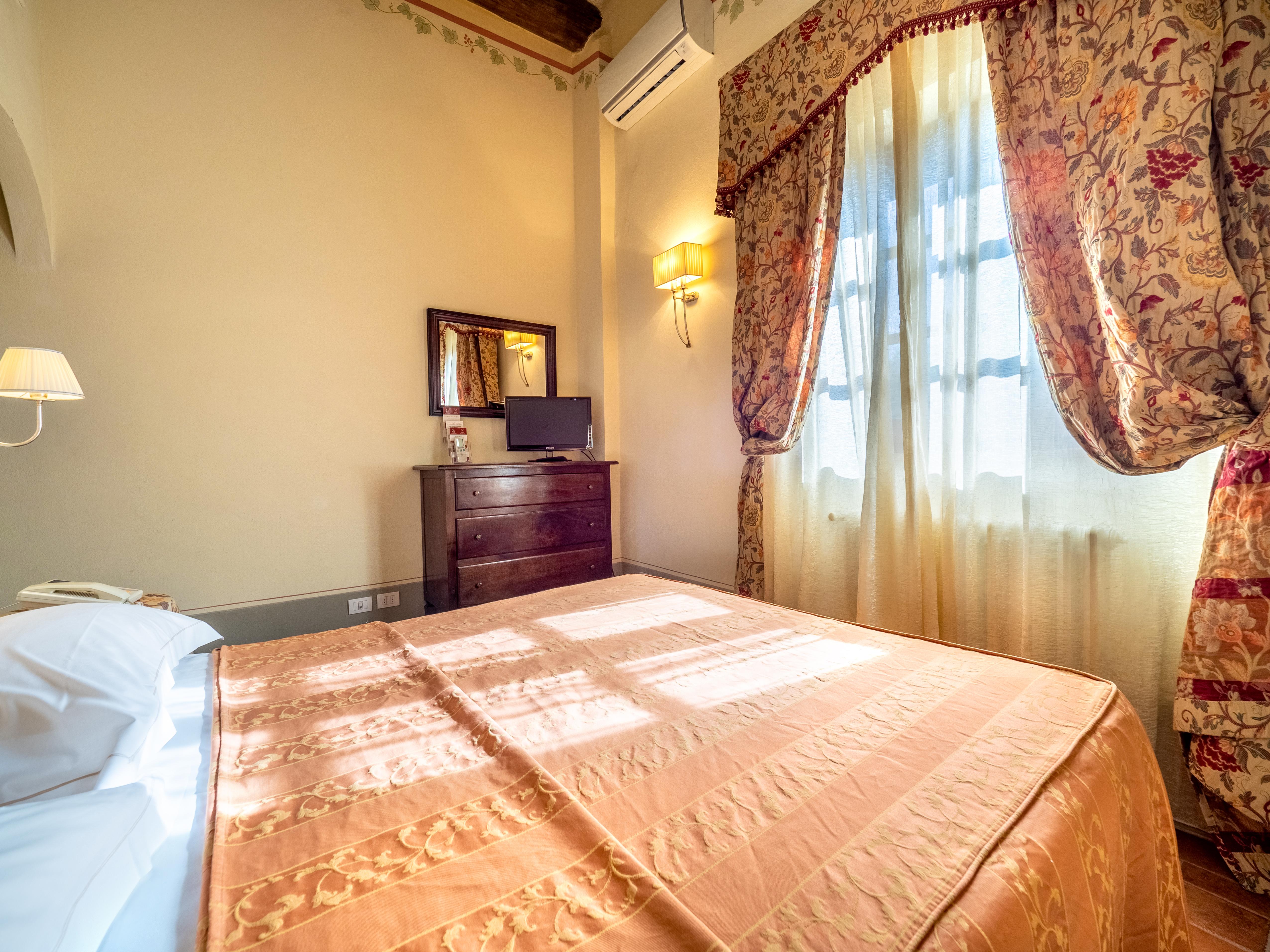 เรอแล บอร์โก ซาน ปิเอโตร Hotel กอร์โตนา ภายนอก รูปภาพ